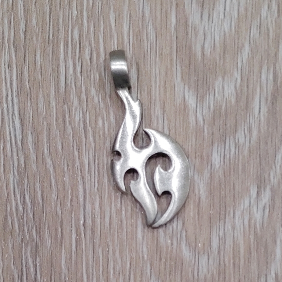 Young Zone Men's Tribal Pendant - Picture 7 of 7